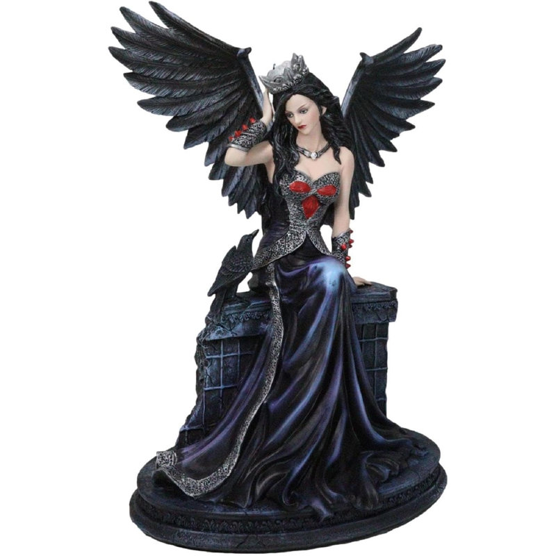 Figurine gothique sombre avec couronne corbeau et corbeau foncé