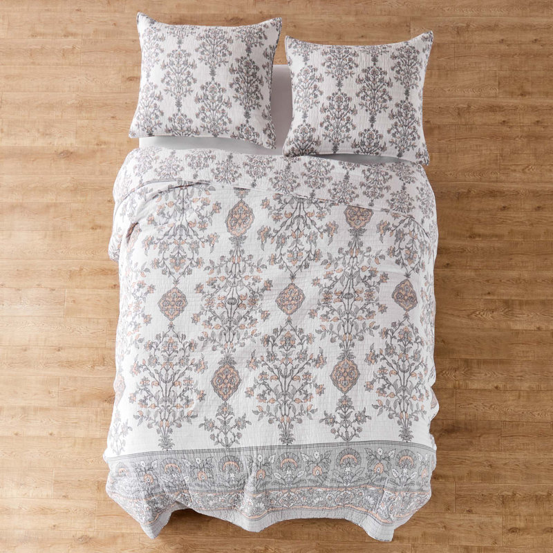Filigree Twin Quilt Set