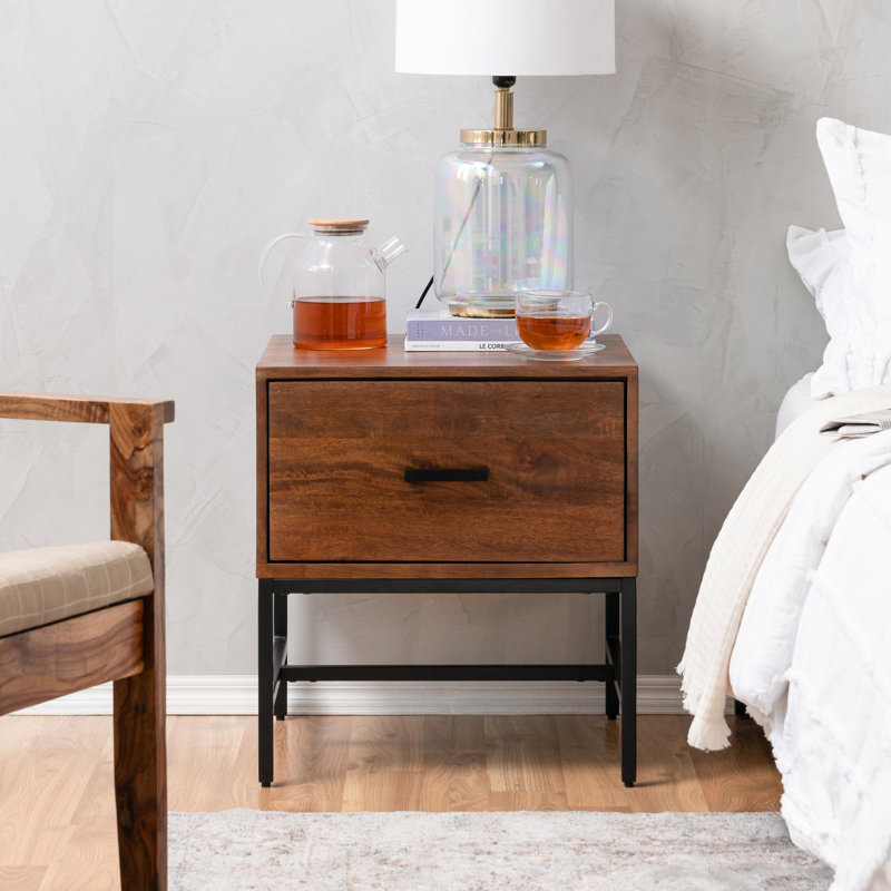 Table de chevet 20 po Ivywood, Noyer