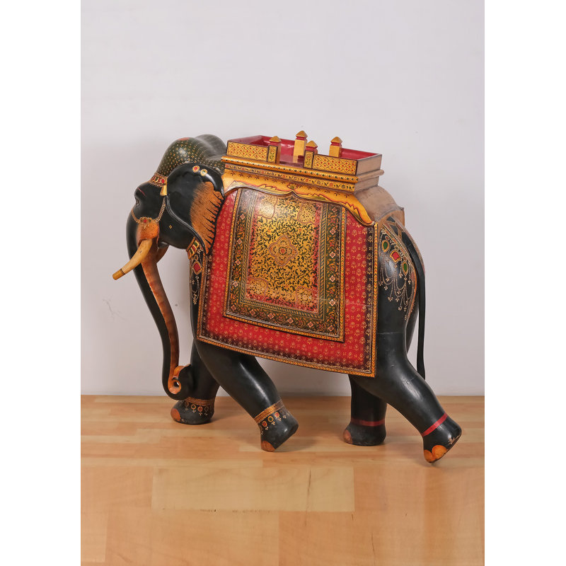 Figurines & Sculptures