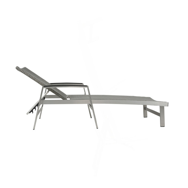 CHAISE LOUNGE