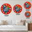 Marguerites dans le jardin sur fond rouge - horloge murale maison de campagne-59914424