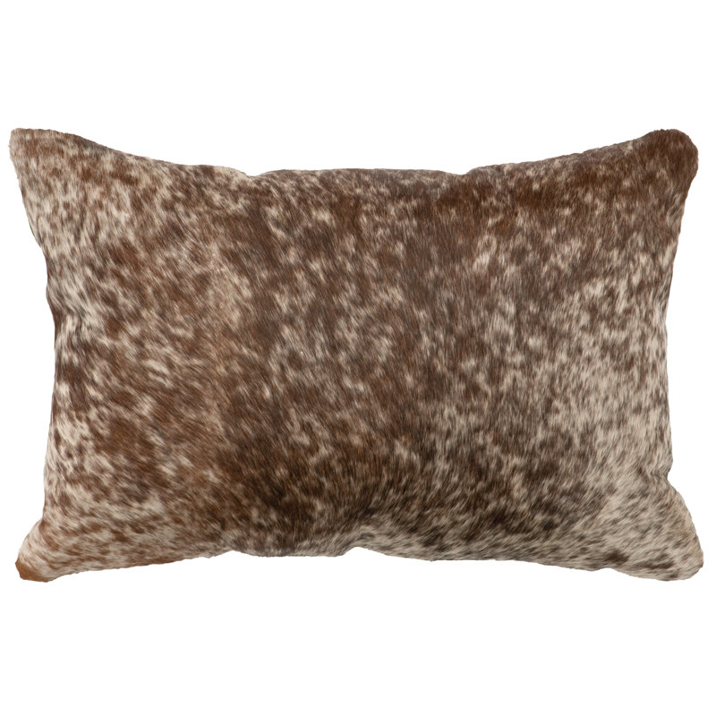 Coussin brun foncé avec poils sur peau, Masquer