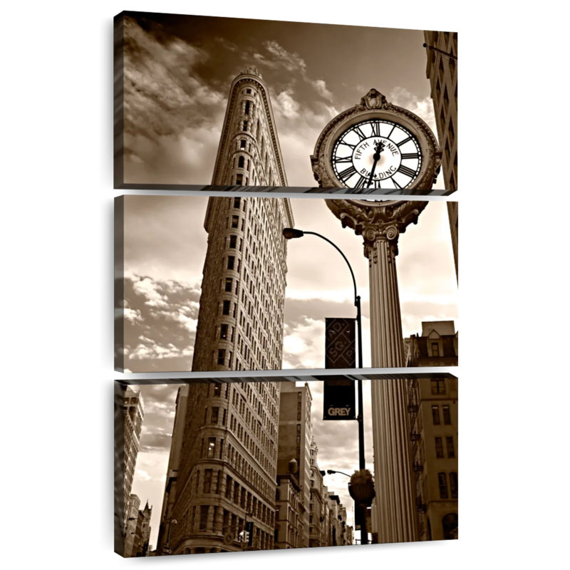 Nicci Flatiron Building à New York, H 32 po x l 20 po