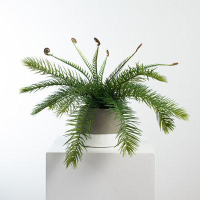 Fougère artificielle en pot