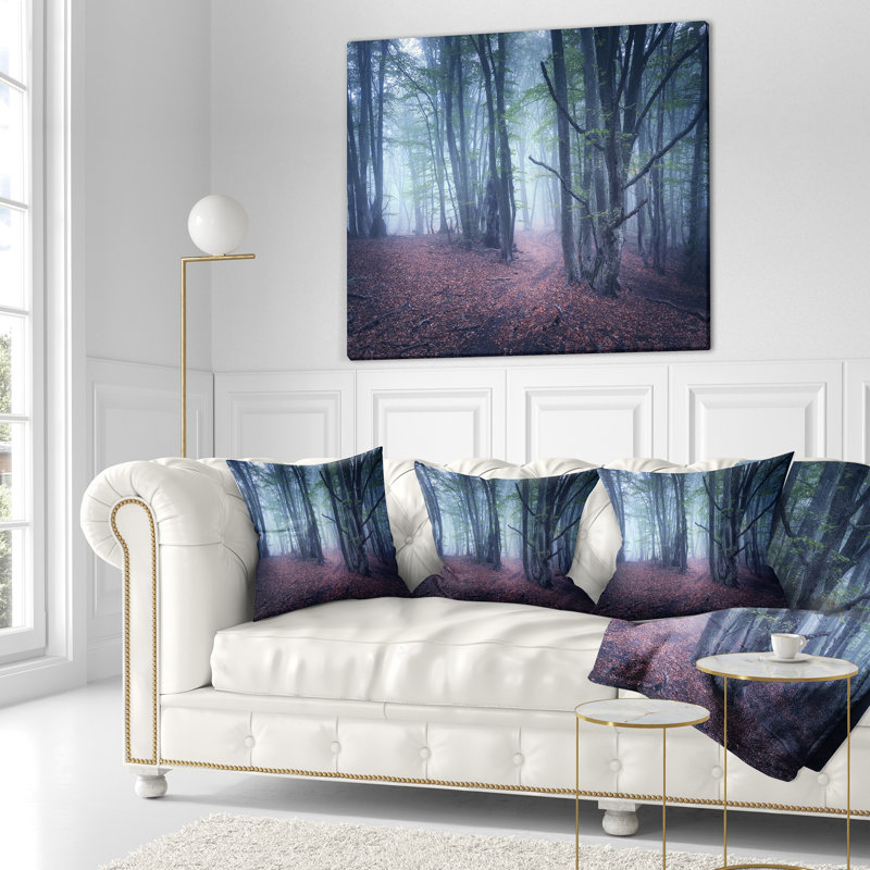 Coussin décoratif paysage mystérieux en bois de conte de fées, 16 po x 1 po