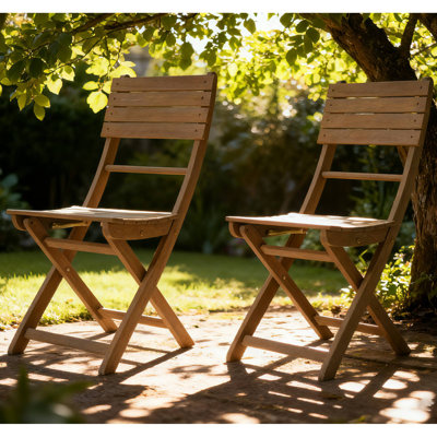 Ensemble de 2 chaises pliantes d'extérieur parfaites pour les barbecues de patio et les rassemblements de jardin avec un design peu encombrant