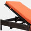 Chaise longue réglable en osier avec coussin, chaise longue de patio inclinable
