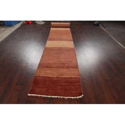 Tapis de couloir brun en laine noué à la main de conception unique 2 pi 6 po x 20 pi 2 po New Age