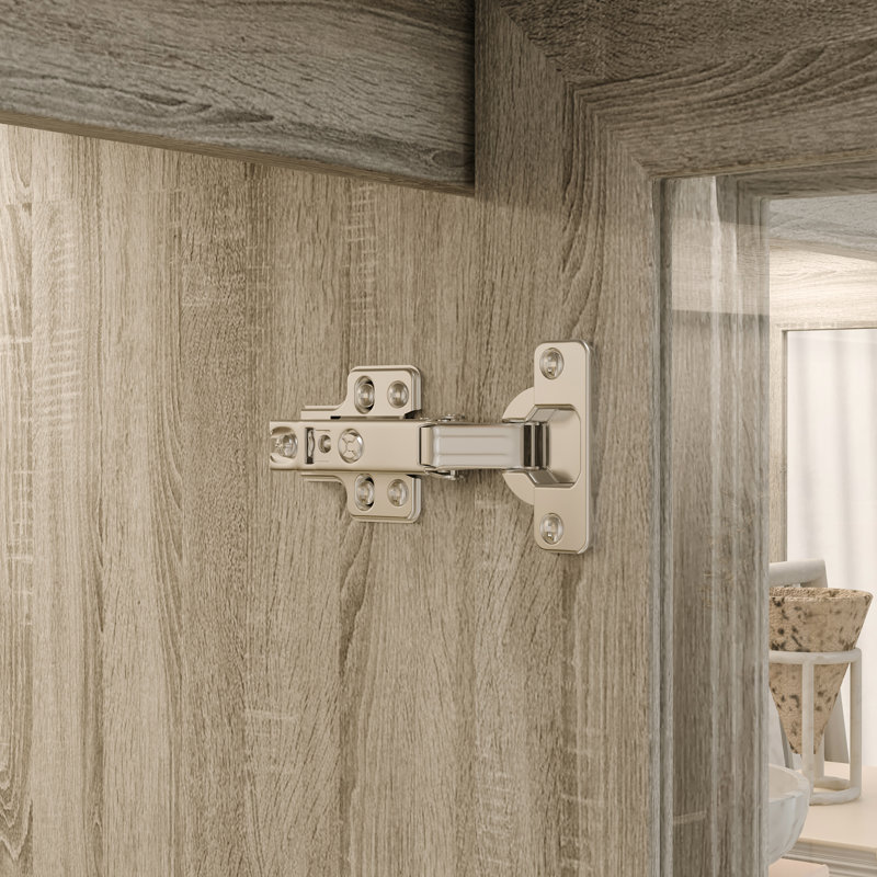 Armoire rustique avec lumière chaude