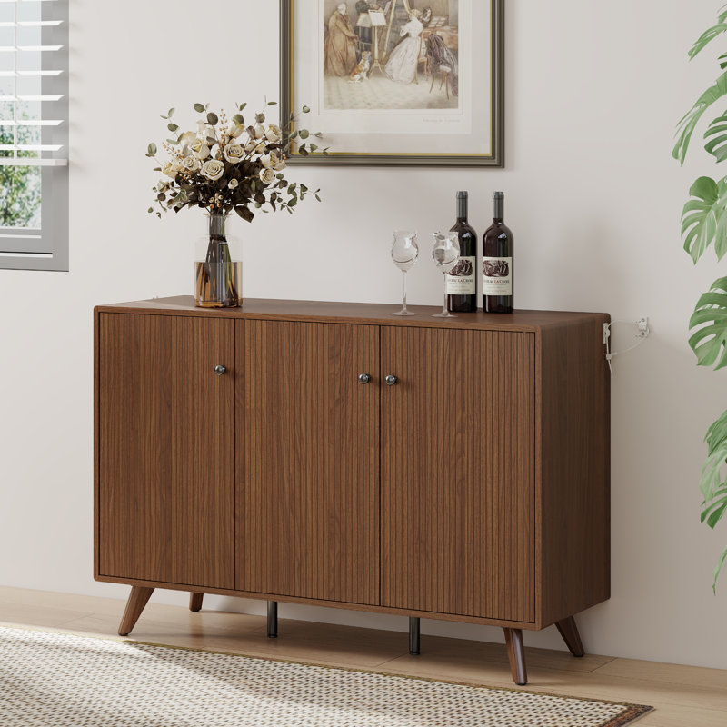 Buffet Oliver 46,65 "avec 3 portes et pieds en bois robustes pour le salon, la salle à manger, la cuisine, le couloir, Noyer