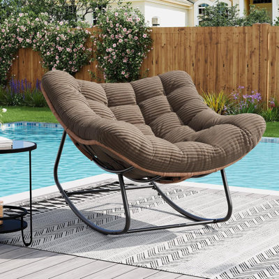 Chaise berçante d'extérieur surdimensionnée Papasan avec coussin, capacité de 400 lb, structure en métal et en rotin de polyéthylène pour patio
