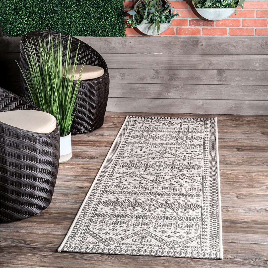 Jacoby Ivory Indoor/Outdoor Area Rug Union Rustic Rug 