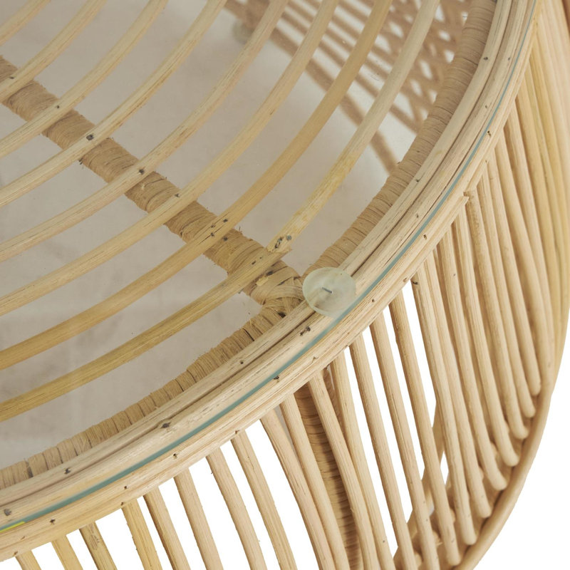 Table basse en rotin brun clair