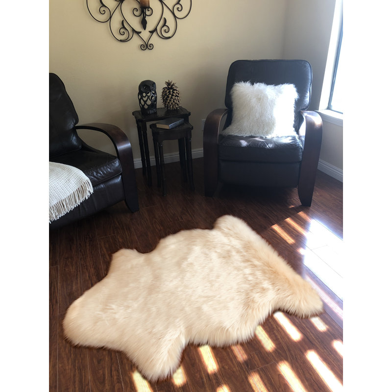 Tapis crème en peau de mouton foncé à poil long fabriqué à la main Wick Somerset, Nouveauté 2 pi x 3 pi