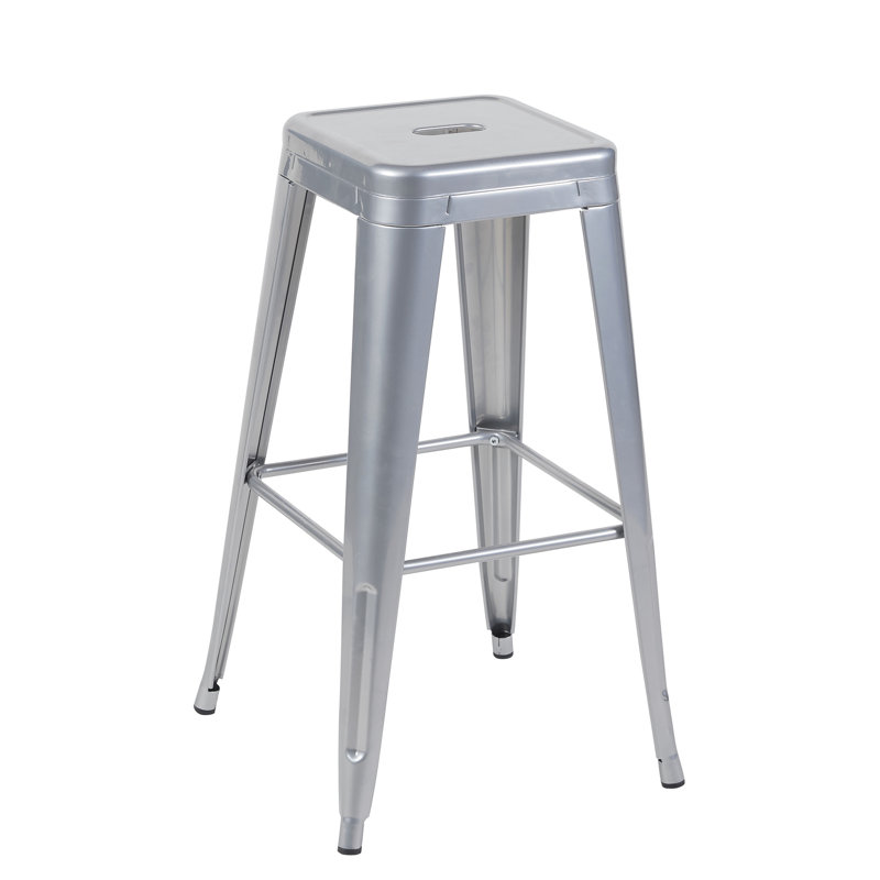 Tabouret à hauteur de comptoir 30 po, ensemble de 4 tabourets de bar en métal sans dossier, non empilable, amovible et facile à assembler, permettant d'économiser de l'espace pour un îlot de cuisine / bar / café / salle à manger (argent)