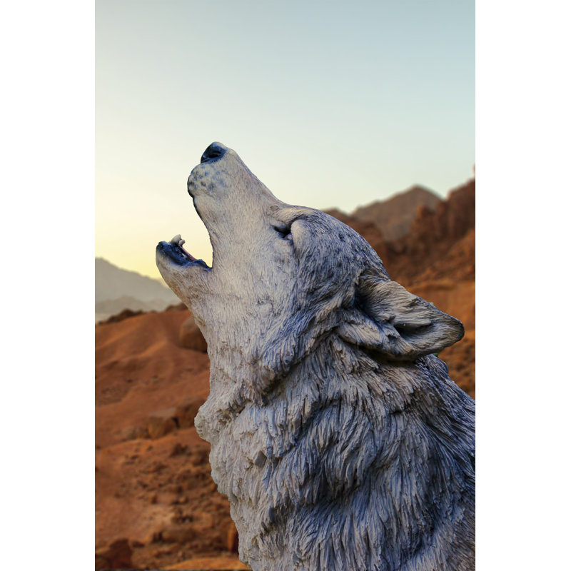 Statue debout loup