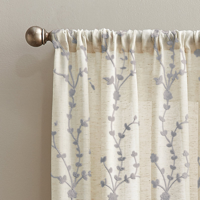 Panneau de rideau simple diaphane à motif floral avec passe-tringle, l 50 po x L 84 po, Beige