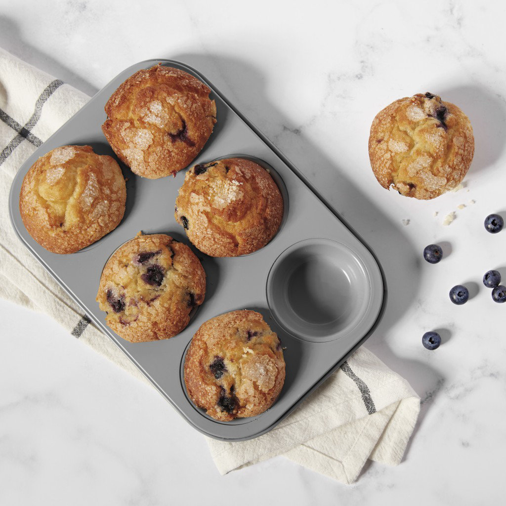 Cuisinart 6-Piece Nonstick Bakeware Set, Coconut Cream (Wayfair Exclusive)