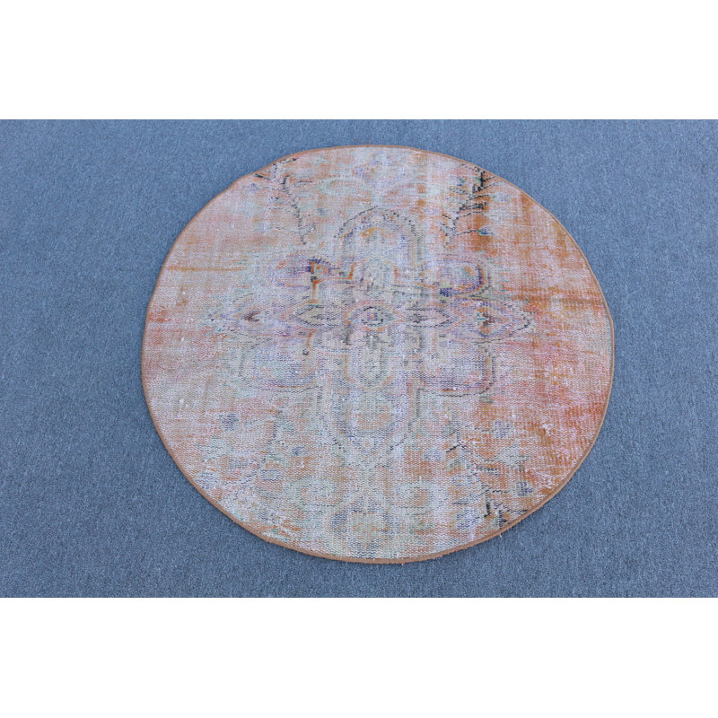 Découvrez le tapis turc ovale pastel doux au motif floral complexe fait à la main pour la décoration