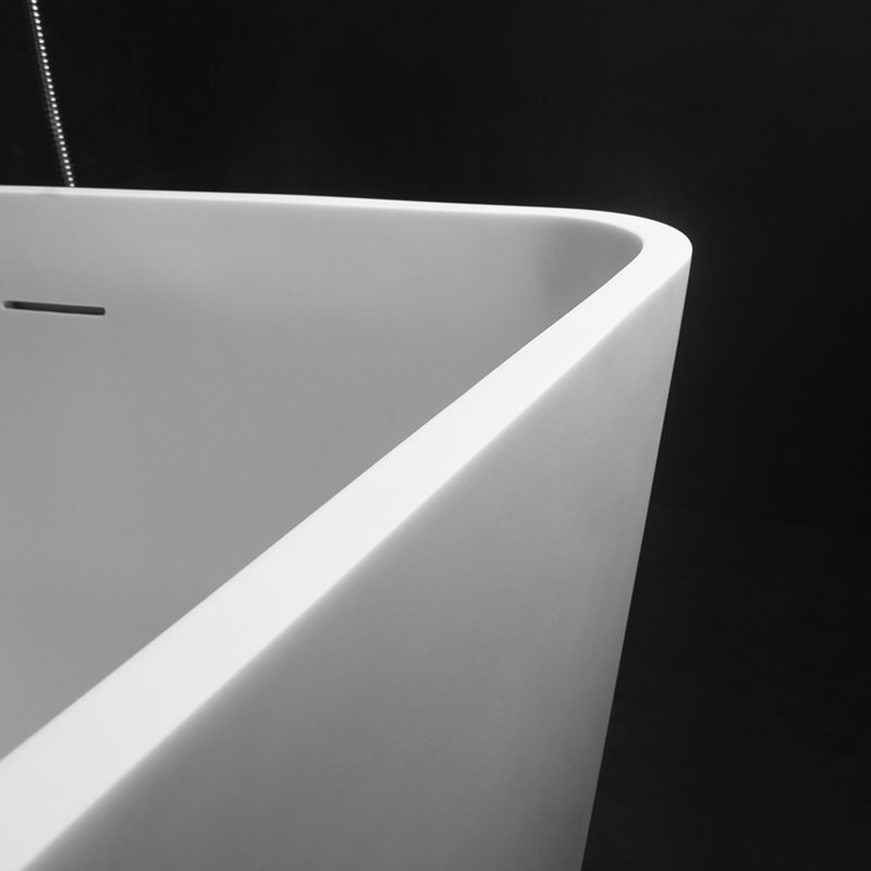 Baignoire de trempage autoportante à surface solide de 67 pouces, blanc mat, forme ergonomique pour une séance de bain relaxante