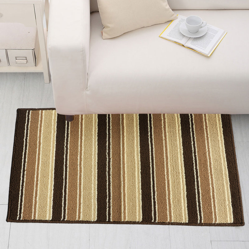 Tapis brun à rayures, Rectangle 1 pi 6 po x 2 pi 6 po