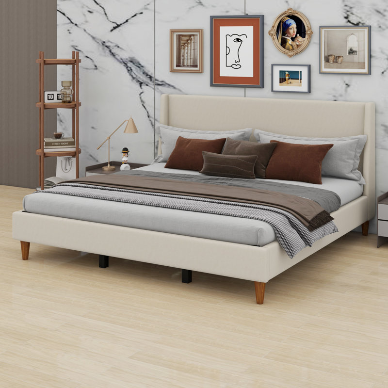 Lit plateforme tapissier moderne avec tête de lit à oreilles et pieds en bois, Beige, Très grand lit