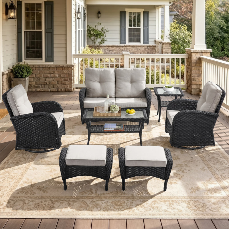 Ensemble de conversation de patio extérieur en osier 7 pièces avec des chaises pivotantes et des poufs, Beige, Black