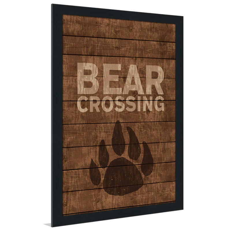 «Bear Crossing», reproduction d'impression, H 49,5 po x l 33,5 po x P 1 po, Cadre espresso