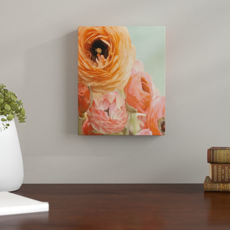 « spring renoncule »-reproduction de photo sur toile, H 20 po x l 16 po x P 1,5 po