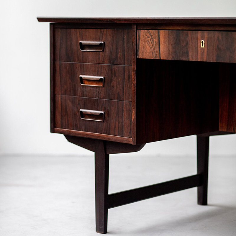 Bureau classique de style rétro