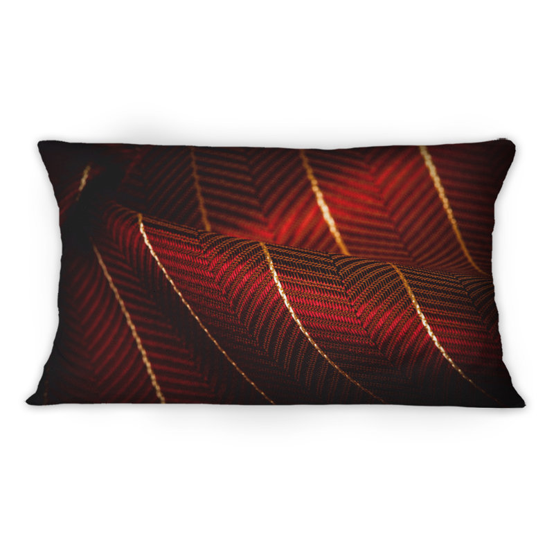 Tissu rouge rubis avec ligne dorée I - coussin décoratif imprimé moderne 12 po x 20 po