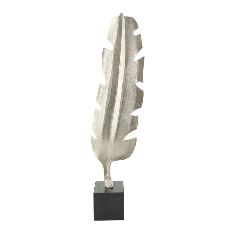 Sculpture Latricia, Argent, H 32,9 po x l 7,7 po x P 4,35 po