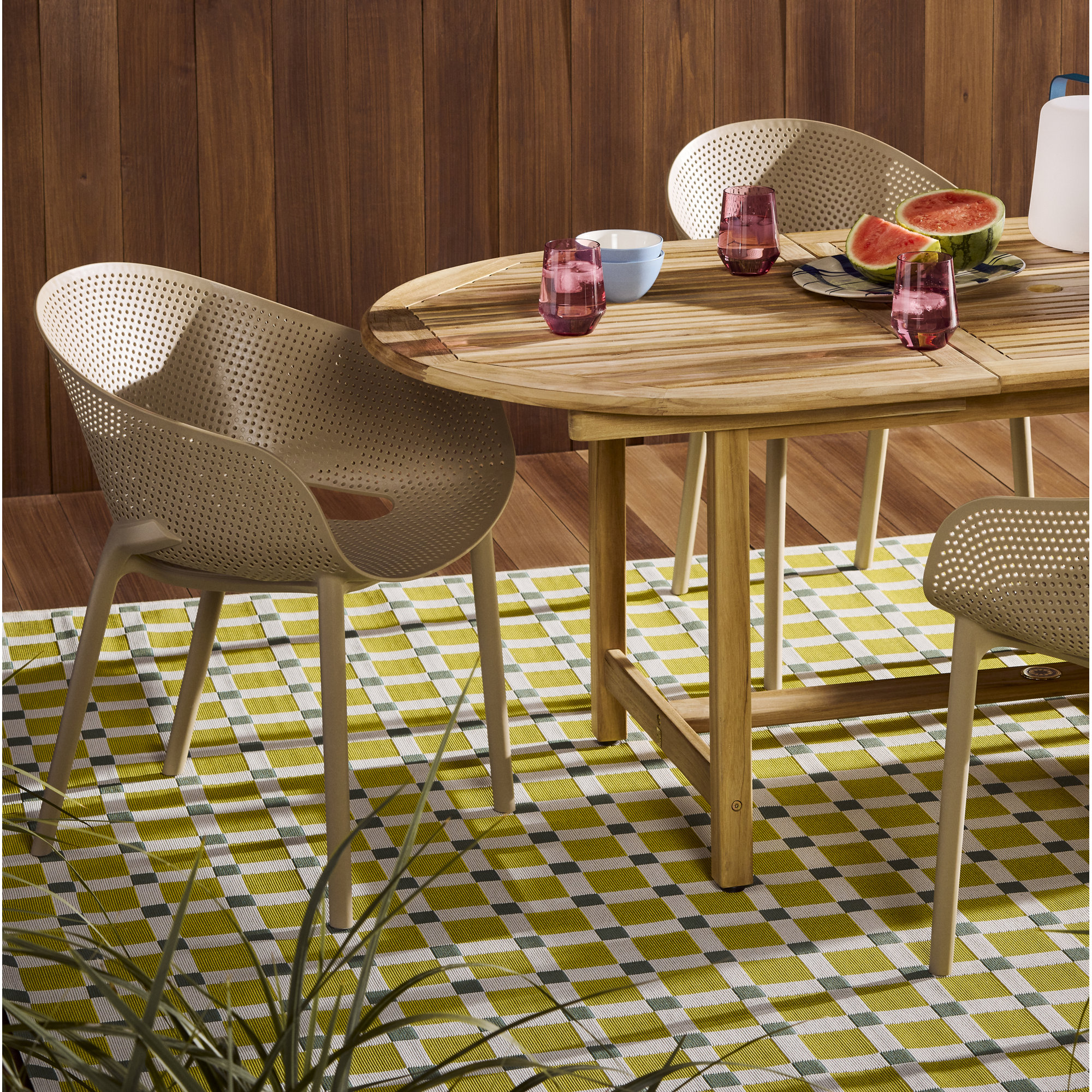 Icon Geometric Indoor Outdoor Green Rug, Rectangle 5'3" x 7'6"