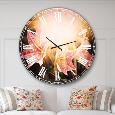 Grandes fleurs roses avec lumière du soleil - Horloge murale traditionnelle