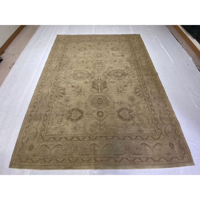 Tapis vert clair / ivoire en laine noué à la main de conception unique 8 pi 4 po x 10 pi 4 po One-of-a-Kind