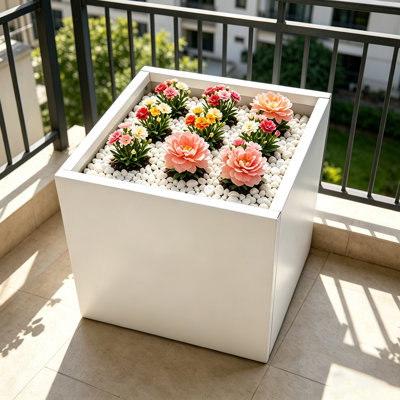 Boîte à fleurs en métal