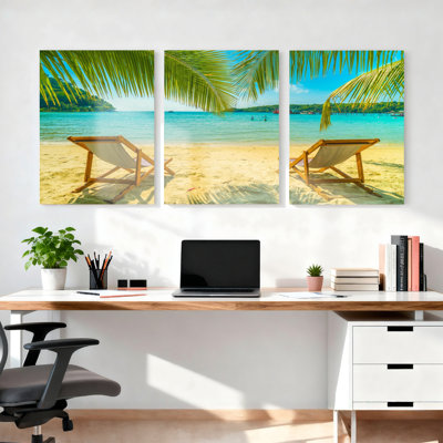 Scène de plage tropicale avec palmiers et chaises longues, reproduction d'art sur toile tendue sur toile, ensemble de 3