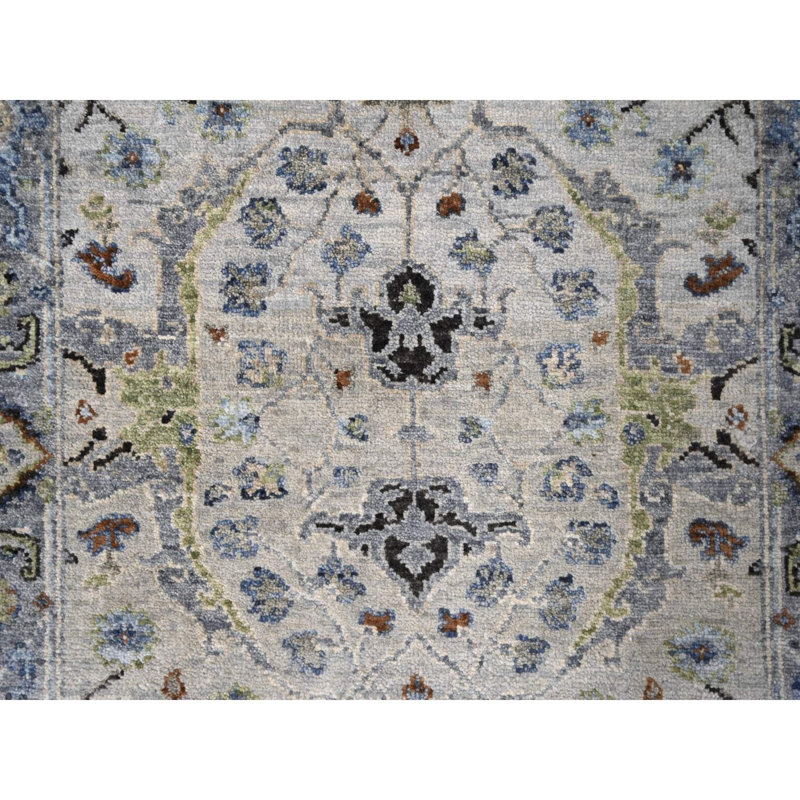 Tapis unique 2 pi 8 po x 27 pi 8 po Wilho