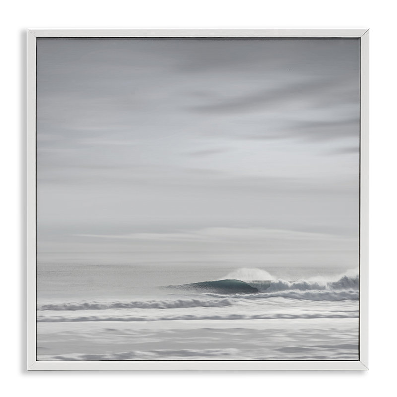 «Misty Gray Beach Ripples», estampe numérique, conception de Maggie Olsen, H 24 po x l 24 po