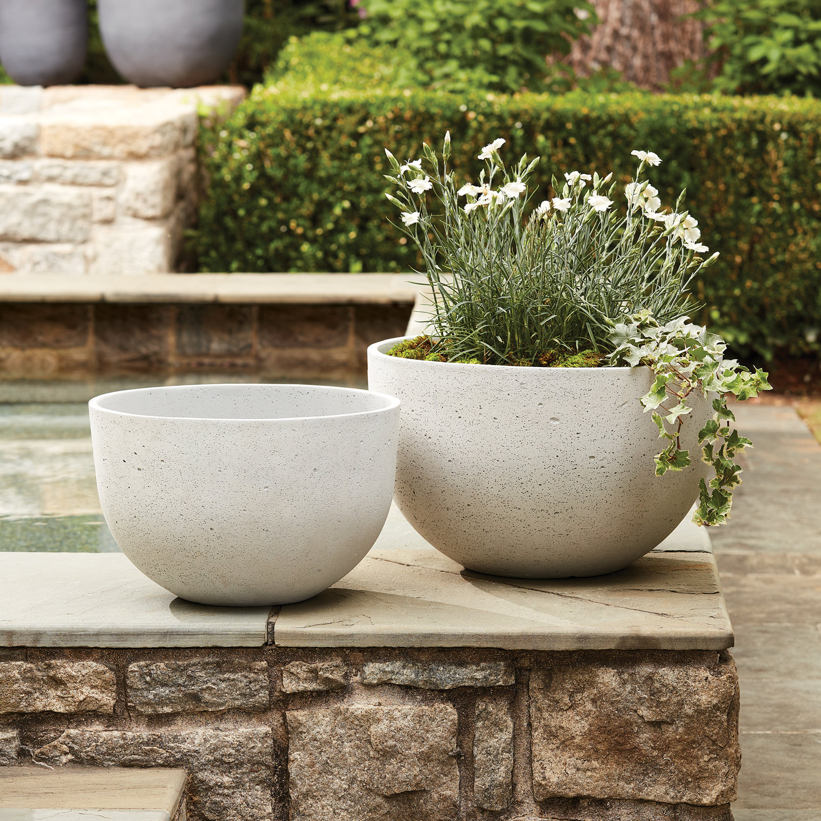 Mariana 20" Pot Planter