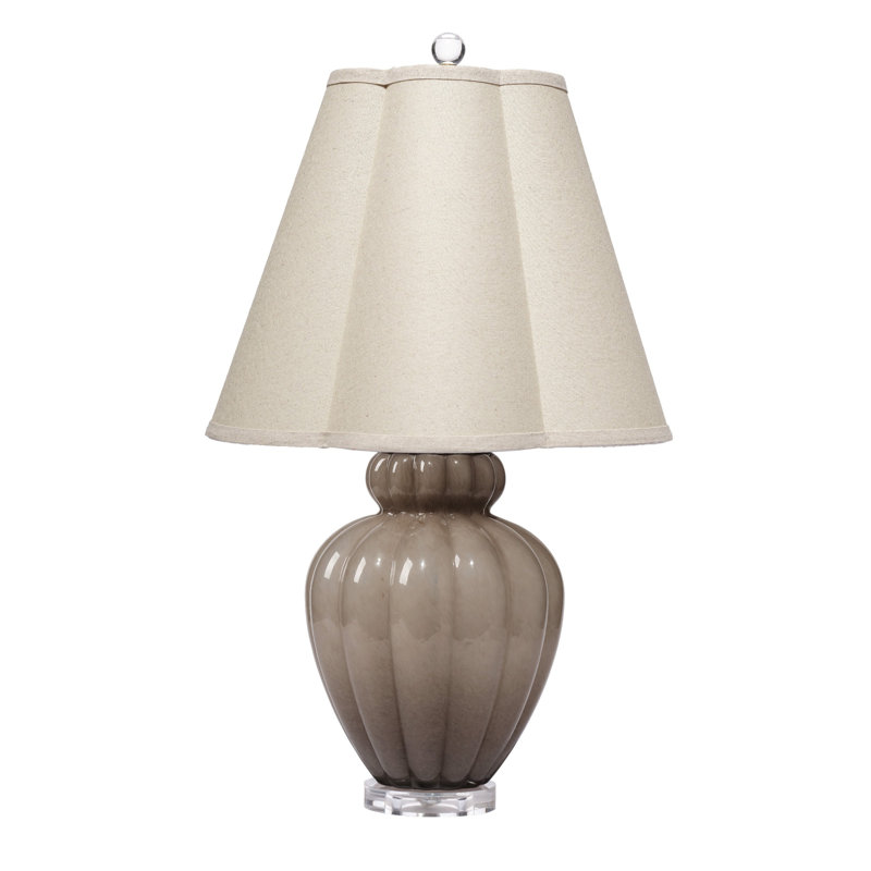Lampe de table Aggy, 23 po, abat-jour festonné en lin, base en verre taupe