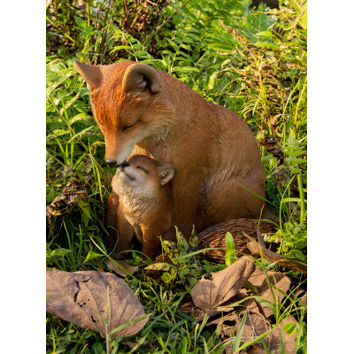 Cuddling Mother And Baby Fox 1 Piece Garden Statue