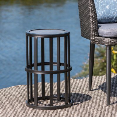 Table d'appoint de patio avec carreaux de céramique grise et structure en fer pour une stabilité dans un cadre solide à l'extérieur