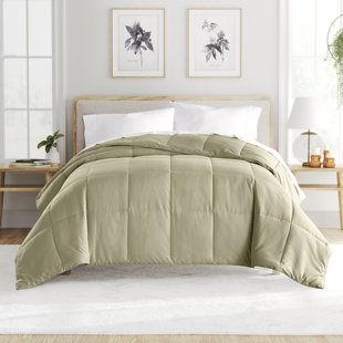 Soft Down-Alternative Essential Comforter