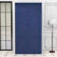 Grand garde-manger, grande armoire de style Shaker avec tablettes réglables, tablettes de porte et prises de courant-239176348