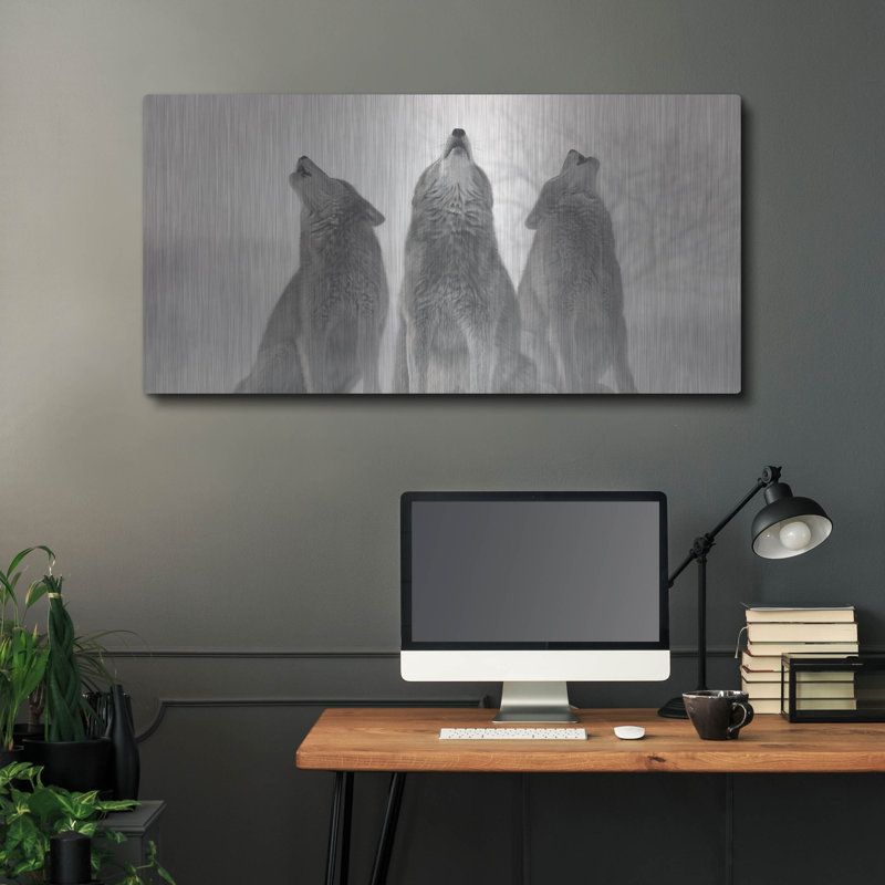 Art mural en métal Lark Manor ™ «Three Wolves Of The Mist» par Gordon Semmens, H 24 po x l 48 po