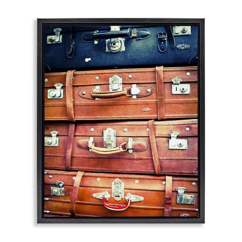 «Varied Stacked Valises Floater», art mural sur toile par Susan Bryant, H 31 po x l 25 po, Cadre flottant noir de jais