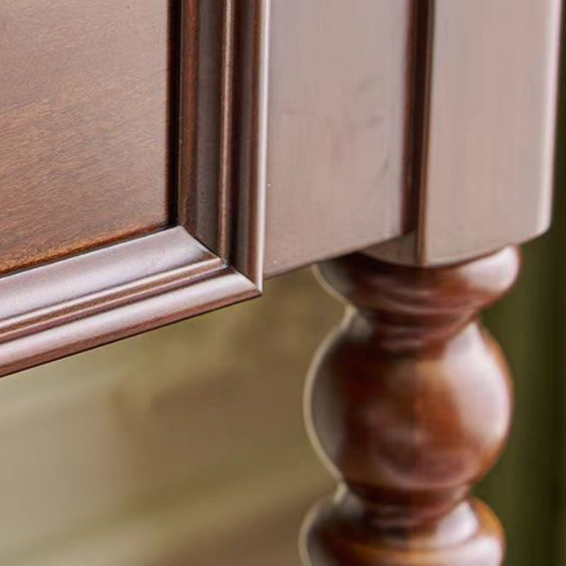 Commode de chambre principale en bois massif