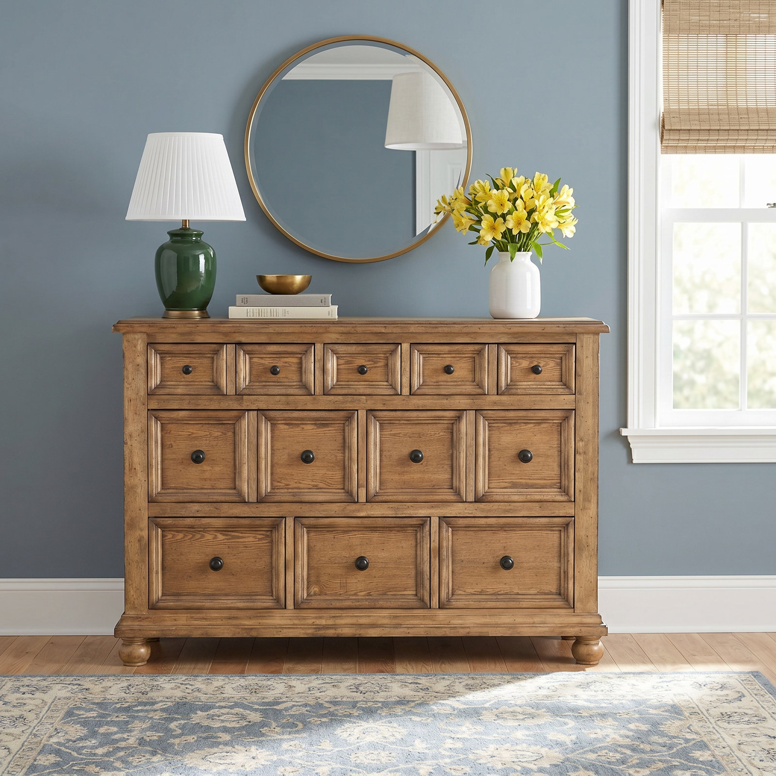 Country Living 8-Drawer Dresser